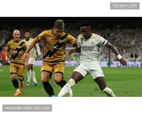 皇马读秒点球绝杀巴列卡诺，姆巴佩一锤定音紧追巴萨