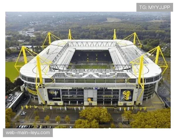 通讯:威斯特法伦球场南看台扩建工程接近尾声,将增加3000个站席